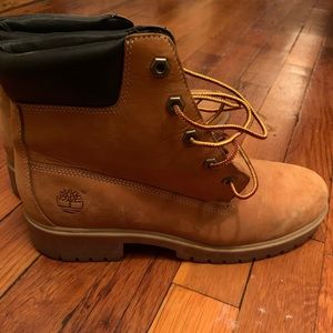 WOMENS Classic Timberland Outdoor work boots